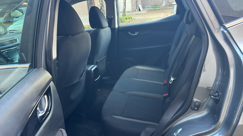 Nissan Qashqai 1.3 DiG-T Acenta Premium 5dr Petrol Hatchback